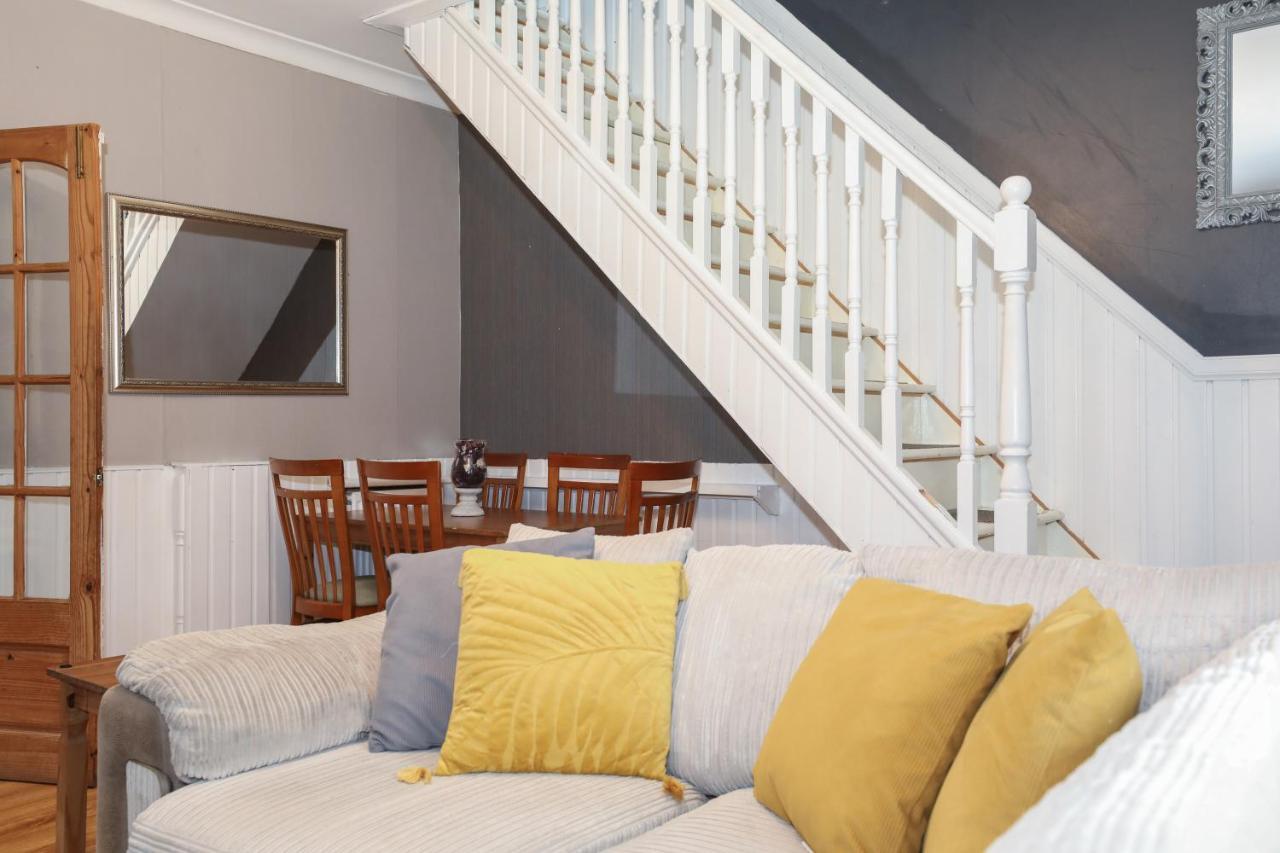Beautiful 4 Bedroom Cottage - Ideal Location - Free Parkingエディンバラ エクステリア 写真