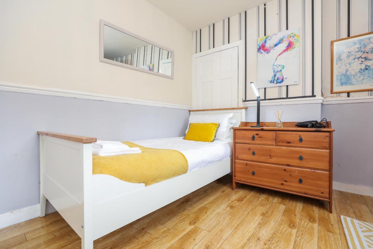 Beautiful 4 Bedroom Cottage - Ideal Location - Free Parkingエディンバラ エクステリア 写真